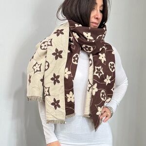 ShopEvelynne Floral Brown and Cream Wrap Reversible